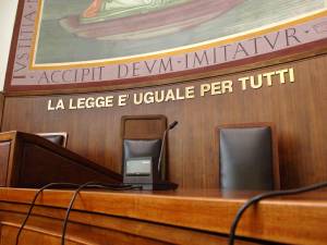 37mila euro di pensione illegittima. Ma il giudice gli dà ragione